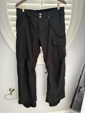 Burton black men’s medium cargo snow pants